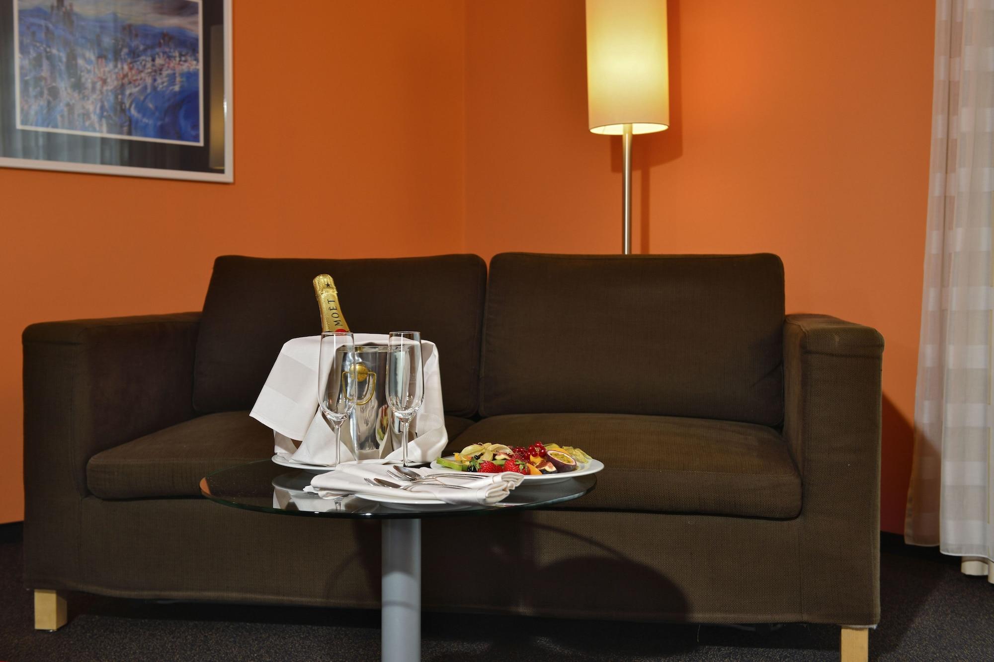 Best Western Plus Konrad Zuse Hotel Хюнфельд Экстерьер фото