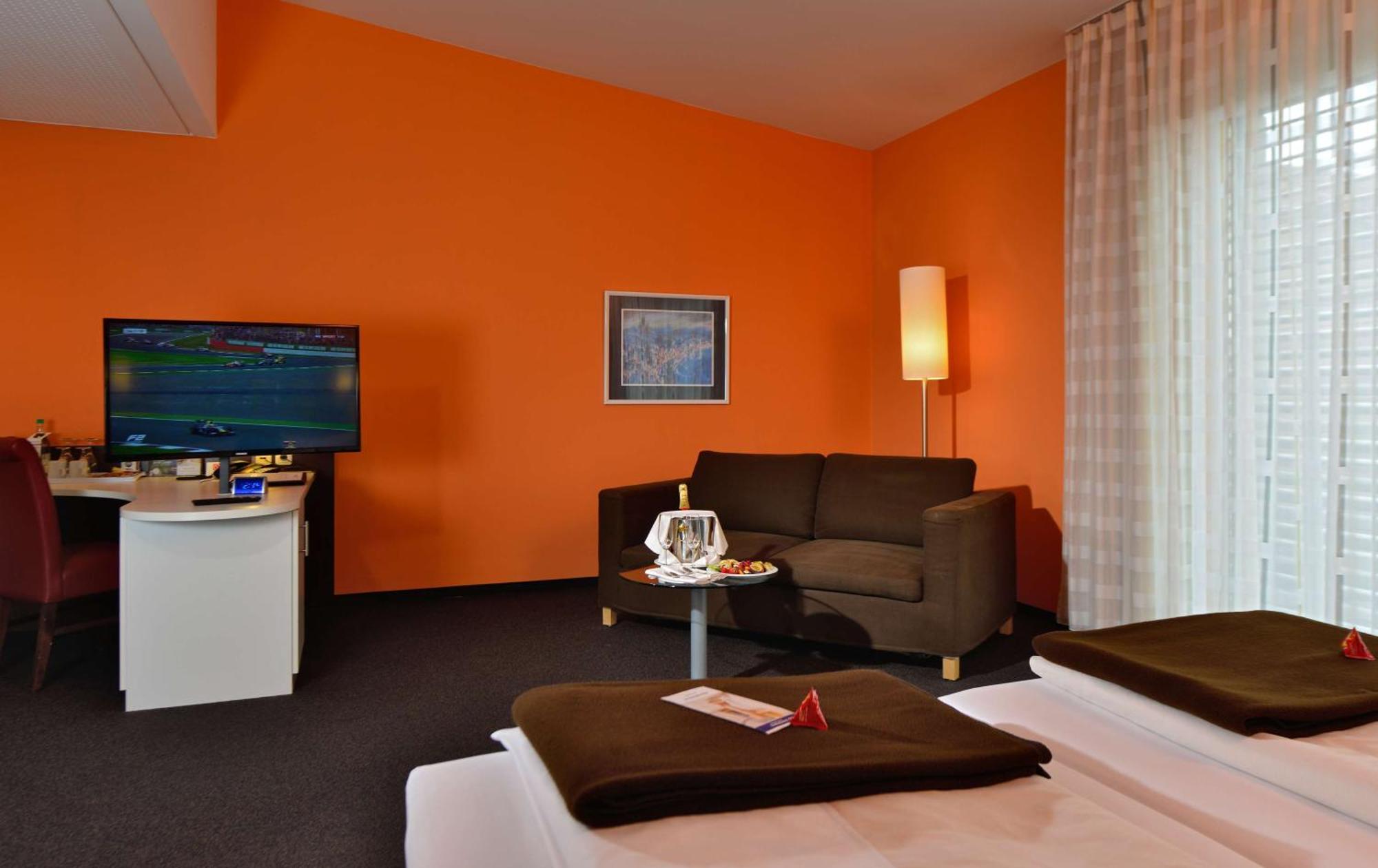 Best Western Plus Konrad Zuse Hotel Хюнфельд Экстерьер фото
